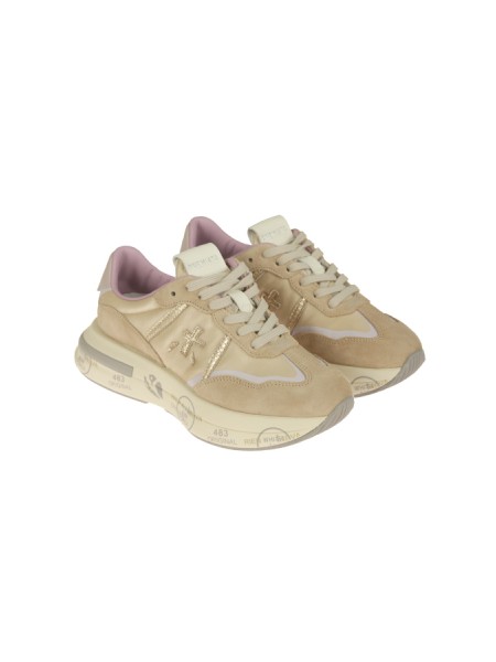 Calzature sneaker realizzata in pelle e camoscio con inserti in pelle suola gomma