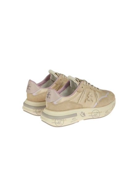 Calzature sneaker realizzata in pelle e camoscio con inserti in pelle suola gomma