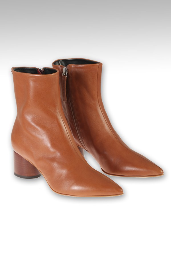 HALMANERA ankle boot in beech-colored leather