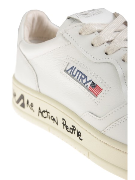 Men's white sneakers AUTRY