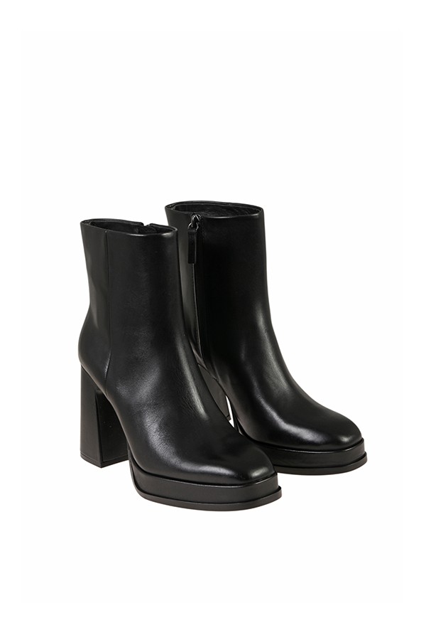 Black Alyx ASH ankle boot