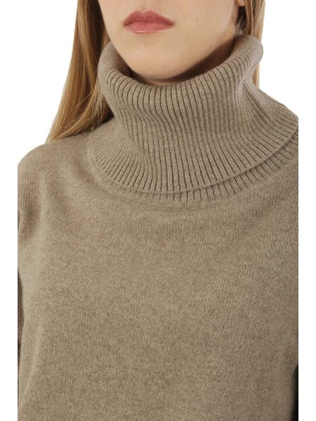 Natural BE YOU turtleneck sweater