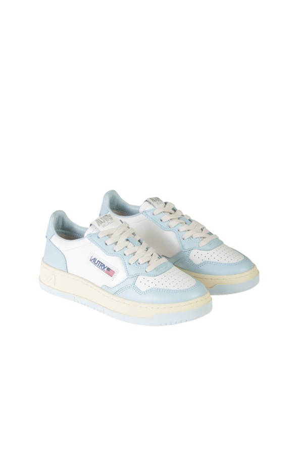 Two-tone AUTRY Medalist Low Sneakers White Light Blue