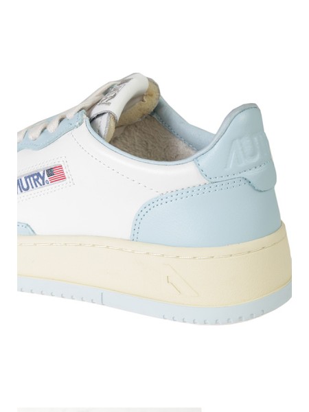 Two-tone AUTRY Medalist Low Sneakers White Light Blue