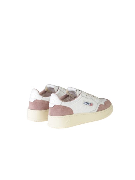 Autry Medalist low Sneakers White Pink