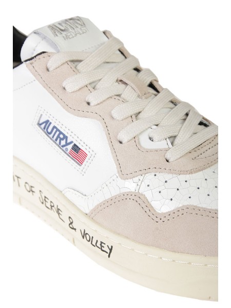 Autry Medalist Low White/Black Sneakers