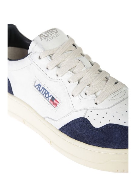 Autry Medalist Low White/Blue Sneaker