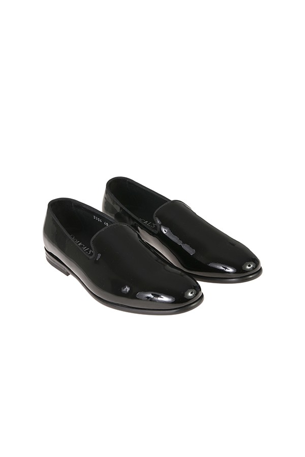 Doucal's moccasin in black patent leather