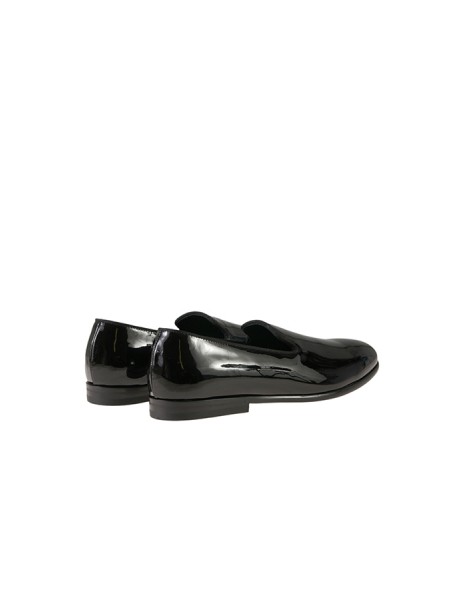 Doucal's moccasin in black patent leather