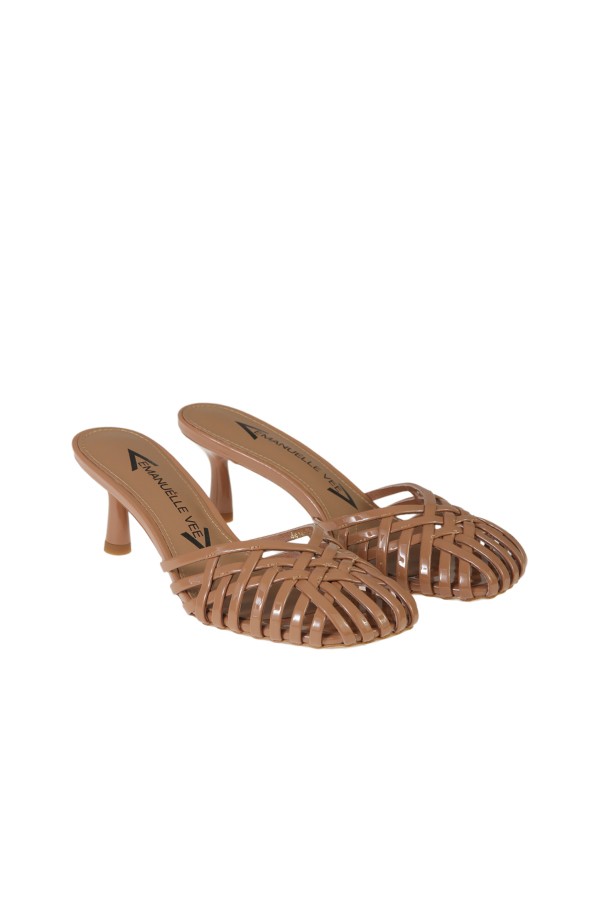 Emanuélle Vee braided sandal in Mocca patent leather