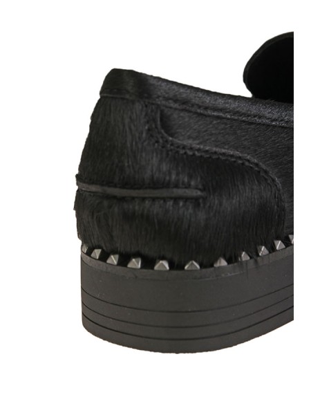 Ash Winona loafer in black pony skin